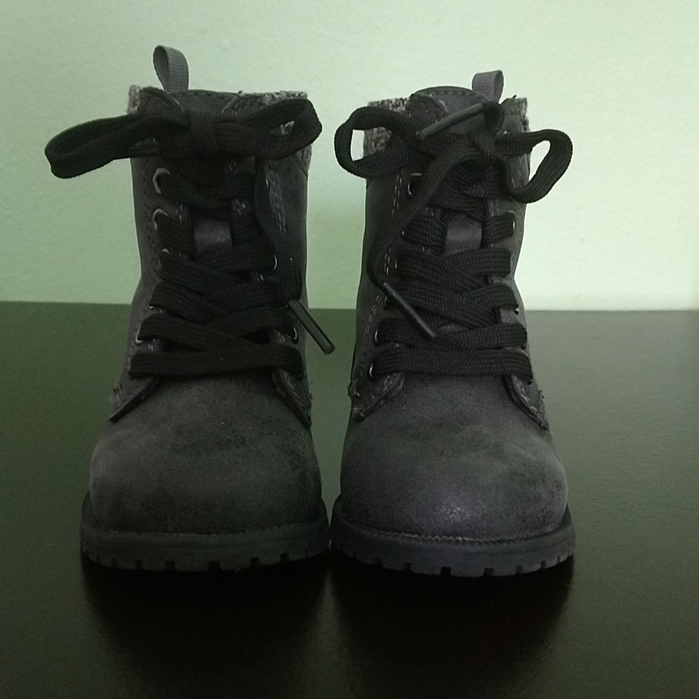 Girls boots.